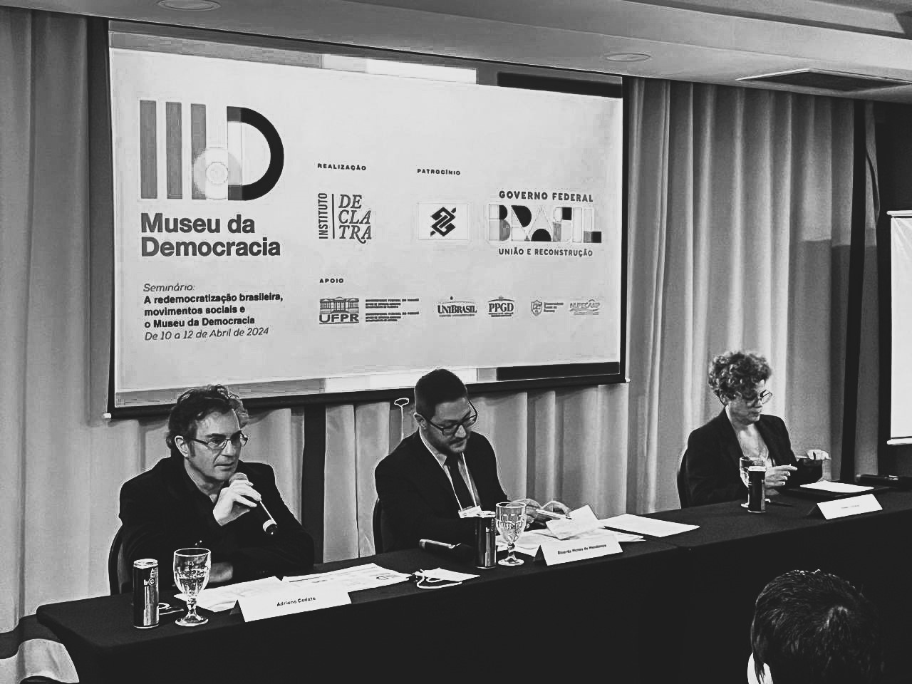 Adriano Codato fala no seminário de lançamento do Museu da Democracia, realizado em Curitiba, Paraná.